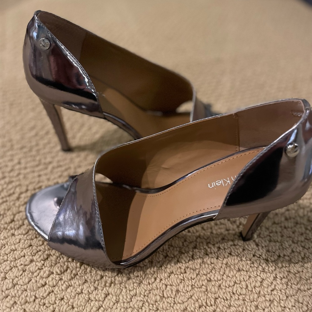Calvin Klein Caelin Metallic Box Heels